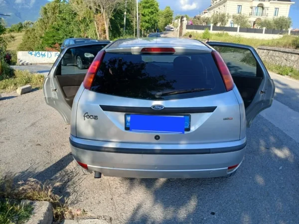 Tirane, shes makine Ford Focus Nafte, gri metalizato manuale Kondicioner 278.000 km 1.800 €