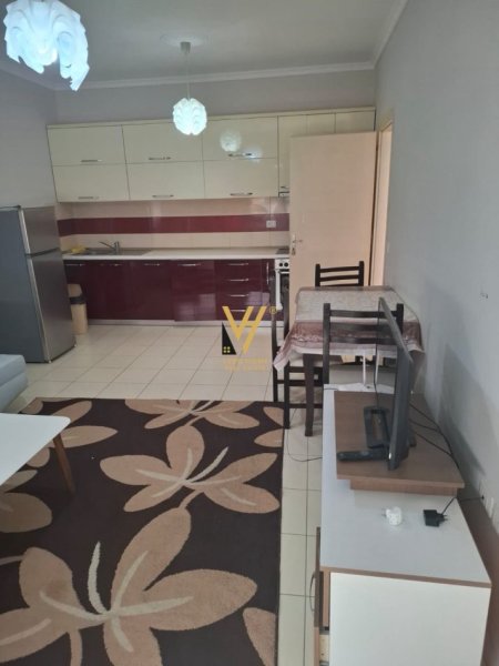 Tirane, jepet me qera apartament 1+1+Ballkon Kati 3, 70 m² 400 € (ASTIR)