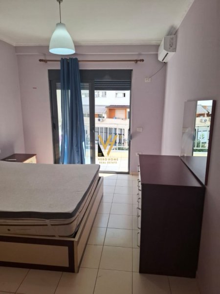 Tirane, jepet me qera apartament 1+1+Ballkon Kati 3, 70 m² 400 € (ASTIR)
