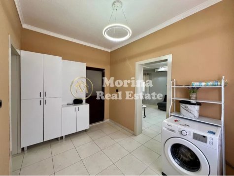 Tirane, jepet me qera shtepi 1+1 Kati 1, 90 m² 600 € (Sheshi Shqiponja)