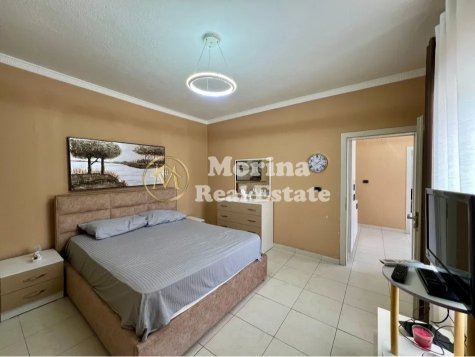 Tirane, jepet me qera shtepi 1+1 Kati 1, 90 m² 600 € (Sheshi Shqiponja)
