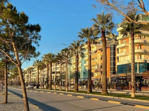 Vlore, shitet apartament 1+1+Ballkon Kati 4, 70 m² 155.000 € (Rruga Cameria)