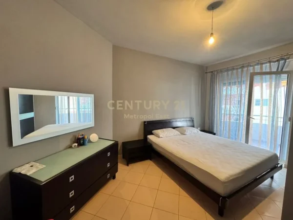 Vlore, shitet apartament 1+1+Ballkon Kati 4, 70 m² 155.000 € (Rruga Cameria)