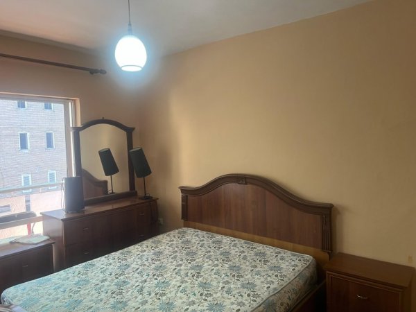 Tirane, shitet apartament 2+1+Ballkon Kati 3, 76 m² 120.000 € (Rruga Xhanfize Keko, Xhamllik)