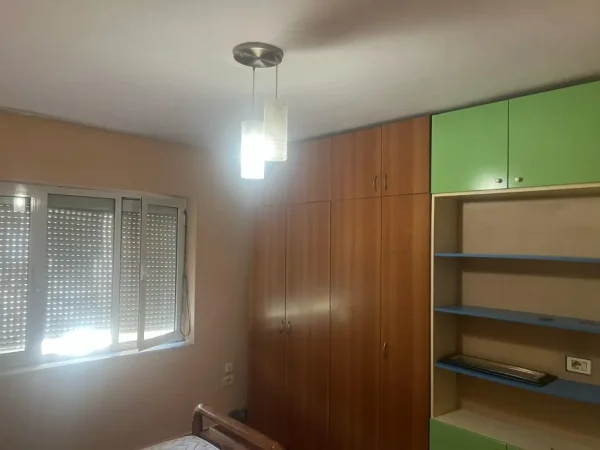 Tirane, shitet apartament 2+1+Ballkon Kati 3, 76 m² 120.000 € (Rruga Xhanfize Keko, Xhamllik)