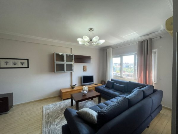 Tirane, jepet me qera apartament 2+1+Ballkon Kati 8, 800 € (Statcioni i Trenit)
