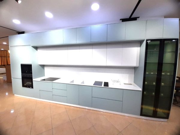 JEPET ME QERA SUPER VILE 4+1 E MOBILUAR TEK EKONOMIKU Kati 4, 150 m² 650 €uro