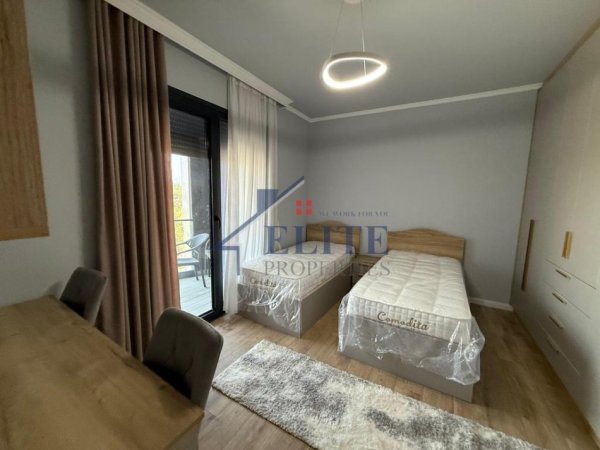 Tirane, jepet me qera apartament 2+1+Ballkon Kati 3, 110 m² 1.500 € 