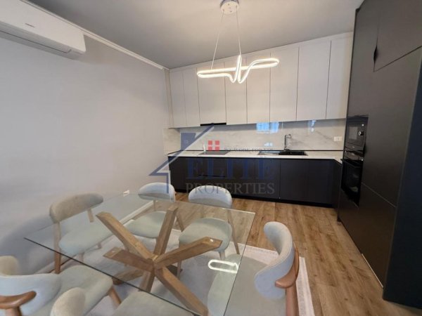 Tirane, jepet me qera apartament 2+1+Ballkon Kati 3, 110 m² 1.500 € 