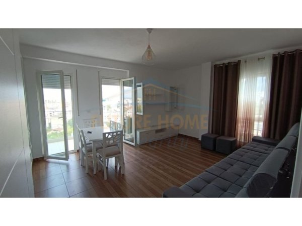 Tirane, jepet me qera apartament 2+1 , 85 m² 500 € (pranë Kompleksit Mangalem.)