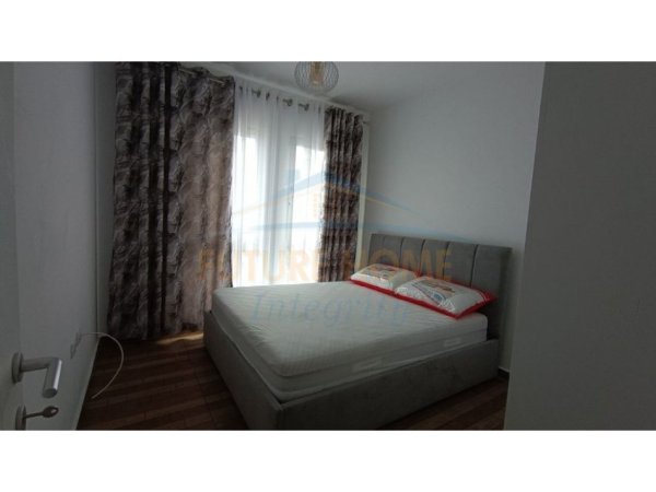 Tirane, jepet me qera apartament 2+1 , 85 m² 500 € (pranë Kompleksit Mangalem.)