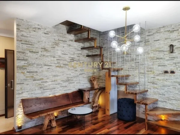 Tirane, shitet apartament duplex 2+1+Ballkon Kati 3, 110 m² 185.000 € 
