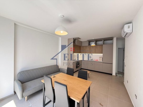 Tirane, jepet me qera apartament 1+1+Ballkon Kati 2, 54 m² 700 € 