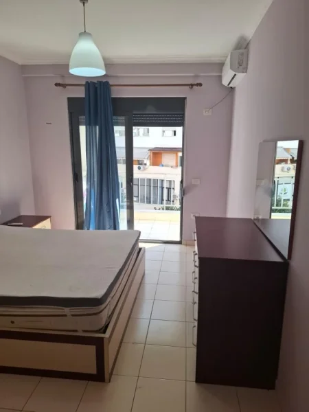 Tirane, jepet me qera apartament 1+1+Aneks+Ballkon Kati 3, 73 m² 400 € (Astir)