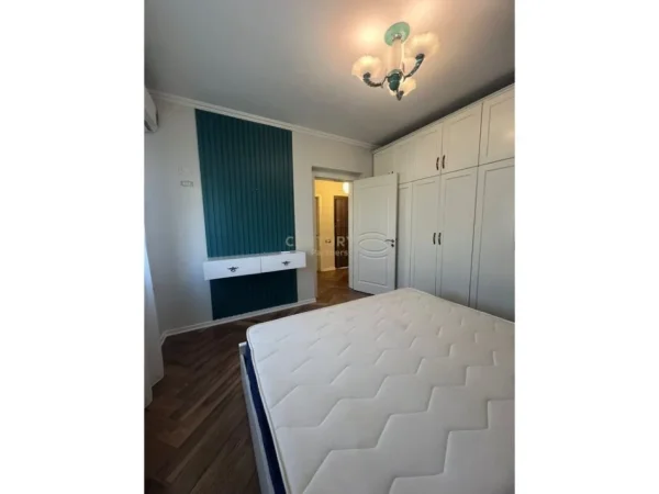 Tirane, shes apartament 1+1 Kati 4, 59 m² 110.000 € (Oxhaku)