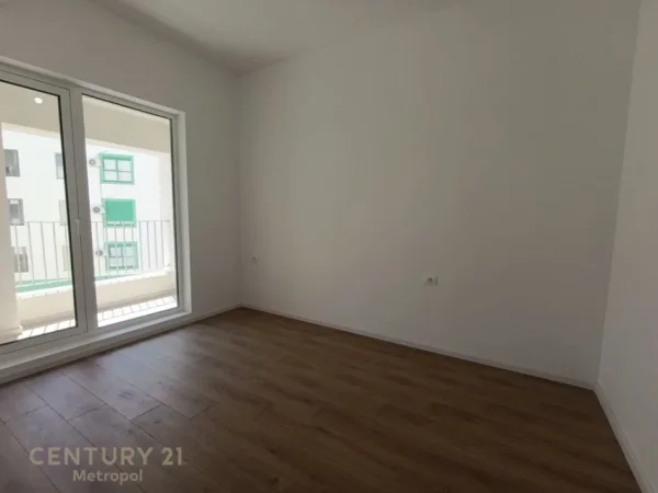 Tirane, shes apartament 1+1 Kati 5, 60 m² 103.000 € (Kaimi)