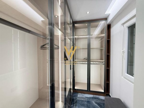 Tirane, shitet apartament 2+1+Ballkon Kati 4, 100 m² (KOPSHTI BOTANIK)