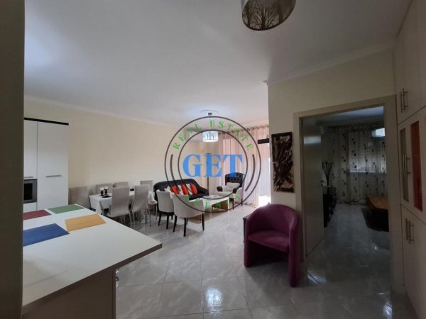 Durres, jepet me qera apartament 2+1 Kati 6, 100 m² 400 € (Ish URT)