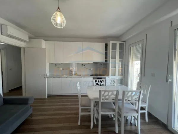 0683487469 Tirane, jepet me qera apartament 2+1 Kati 9, 85 m² 500 € (Prane Kompleksit Mangalem)
