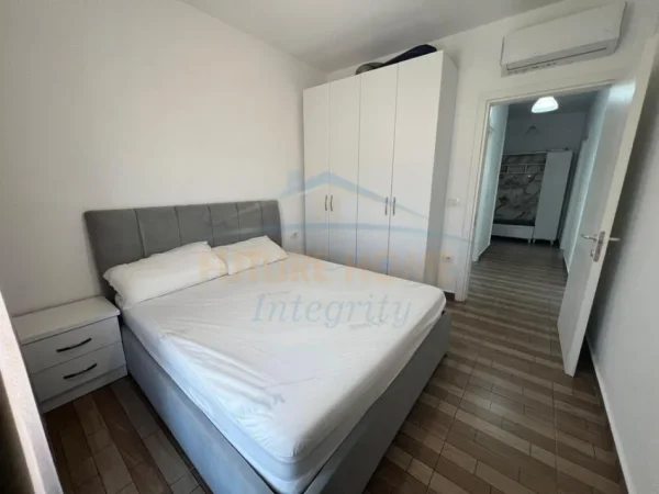 0683487469 Tirane, jepet me qera apartament 2+1 Kati 9, 85 m² 500 € (Prane Kompleksit Mangalem)