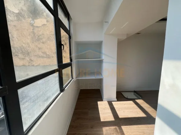 0683487469 Tirane, jepet me qera ambjent biznesi Kati 1, 119 m² 1.500 € (BULEVARDI ZOGU I PARE)