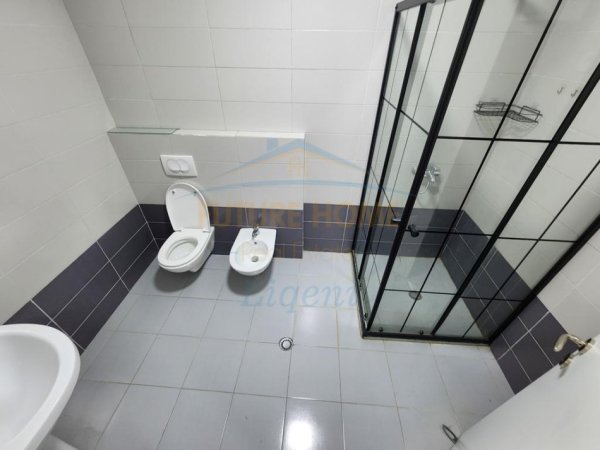 0683487469 Tirane, jepet me qera apartament 3+1 Kati 0, 135 m² 1.000 € (KODRA E DIELLIT 2)