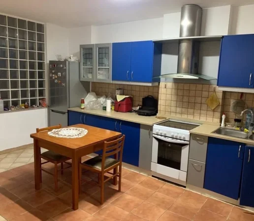 Tirane, shitet apartament 3+1+Aneks+Ballkon Kati 2, 125 m² (Prane Stadiumit Air Albania)