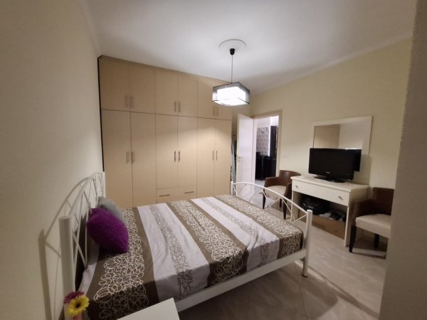 Durres, jepet me qera apartament 2+1 Kati 6, 100 m² 400 € 