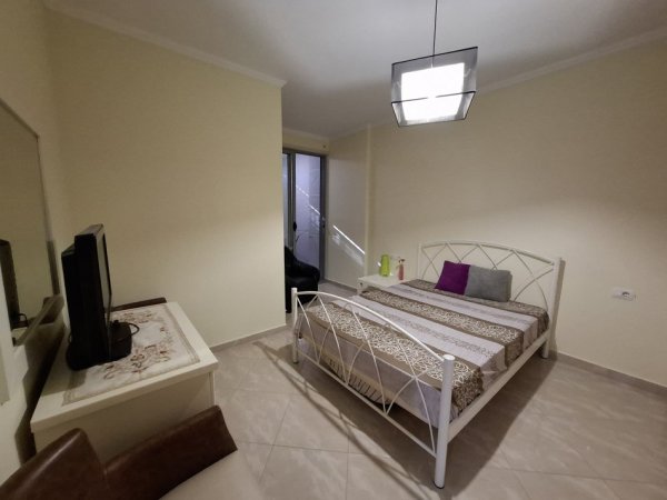 Durres, jepet me qera apartament 2+1 Kati 6, 100 m² 400 € 