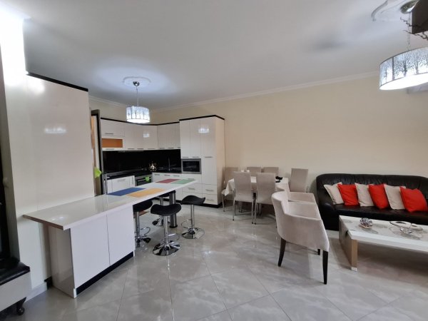 Durres, jepet me qera apartament 2+1 Kati 6, 100 m² 400 € 