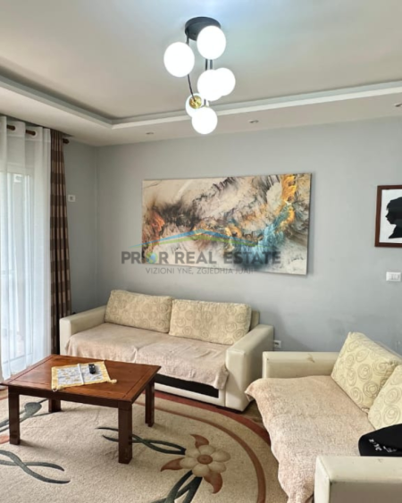 Tirane, jepet me qera apartament 2+1+Ballkon Kati 4, 103 m² 420 € (Fresku)