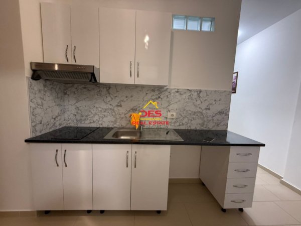 Vlore, jepet me qera apartament 1+1+Ballkon Kati 2, 65 m² 350 € (Rryga aleksandër Moisiu)