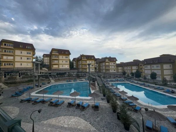 Tirane, shitet apartament 3+1 Kati 4, 133 m² (FARKE)