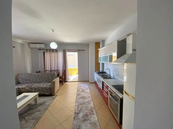 Tirane, jepet me qera apartament 2+1+Ballkon Kati 4, 90 m² 600 € (Rapo hekali)