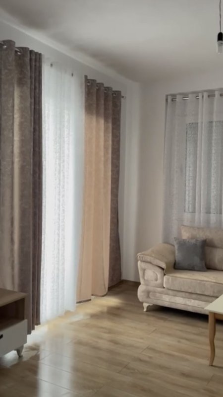 Tirane, jepet me qera apartament 2+1 Kati 3, 90 m² 370 € 