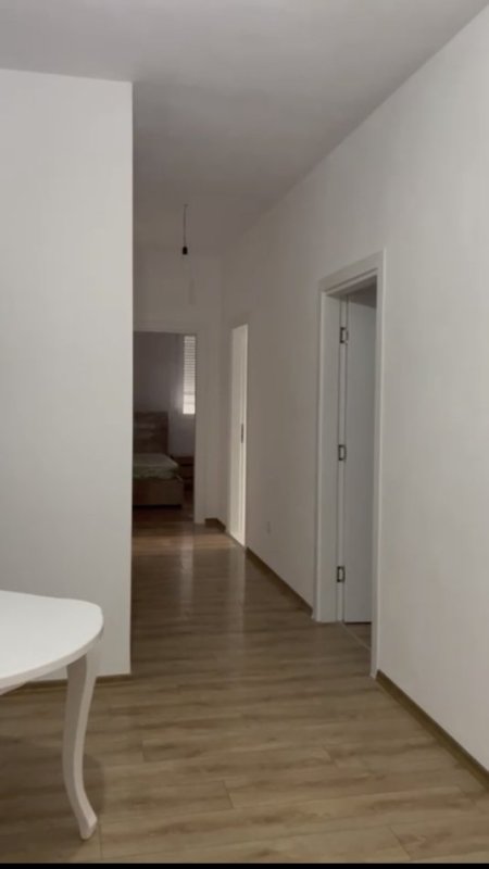 Tirane, jepet me qera apartament 2+1 Kati 3, 90 m² 370 € 