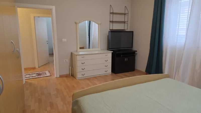 Tirane, jepet me qera apartament 2+1+Aneks+Ballkon Kati 3, 90 m² 600 € (VILAT AMERIKANE)