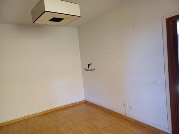 Tirane, jepet me qera apartament 2+1 Kati 7, 95 m² 500 € (BRRYLI)