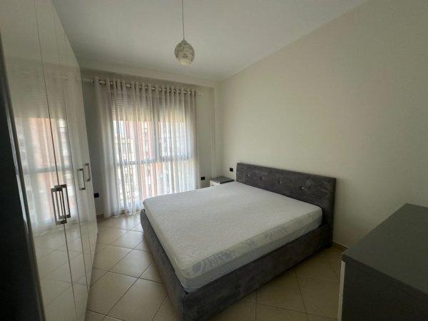 Tirane, jepet me qera apartament 2+1 Kati 3, 98 m² 1.100 € (RRUGA E KOSOVAREVE)