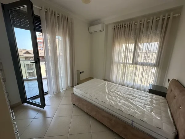 Tirane, jepet me qera apartament 2+1 Kati 3, 98 m² 1.100 € (RRUGA E KOSOVAREVE)