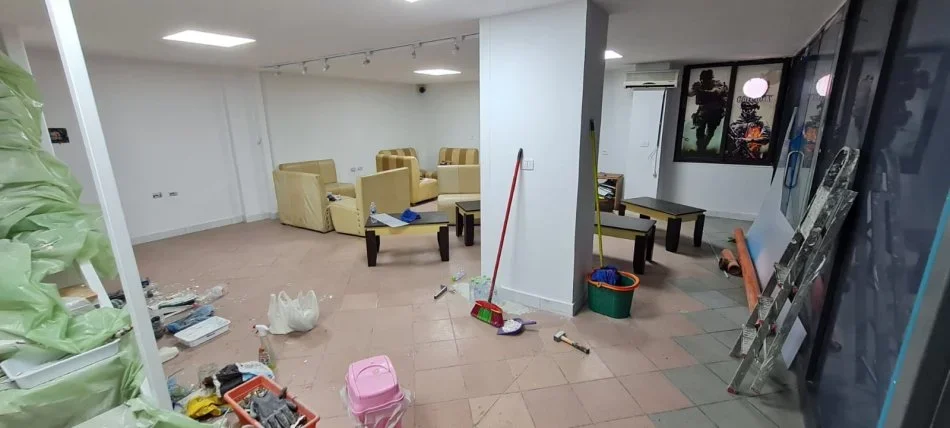 Tirane, jepet me qera ambjent biznesi Kati 0, 110 m² 800 € (Prane Njesise Bashkiake nr 7 Rruga e Kavajes)