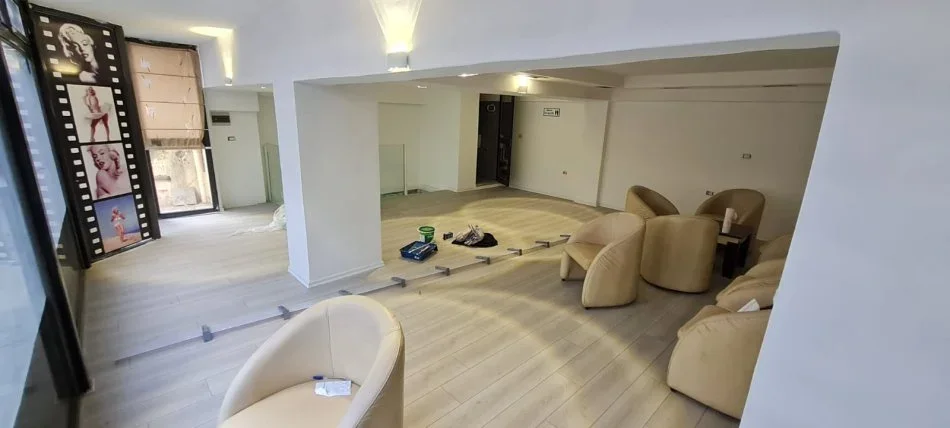 Tirane, jepet me qera ambjent biznesi Kati 0, 110 m² 800 € (Prane Njesise Bashkiake nr 7 Rruga e Kavajes)