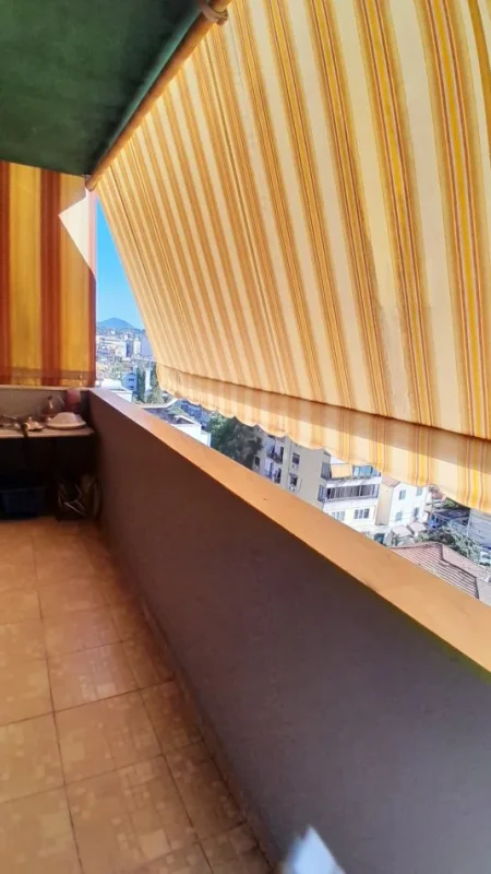 Tirane, jepet me qera apartament 2+1+Aneks+Ballkon Kati 7, 102 m² 400 € (Blv. Zhan Dark, pas Ministrise se Jashtme)