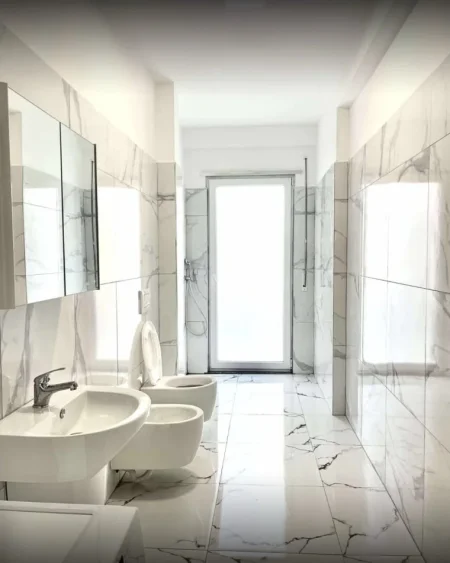 Tirane, jepet me qera apartament 1+1+Ballkon Kati 2, 70 m² 500 € 