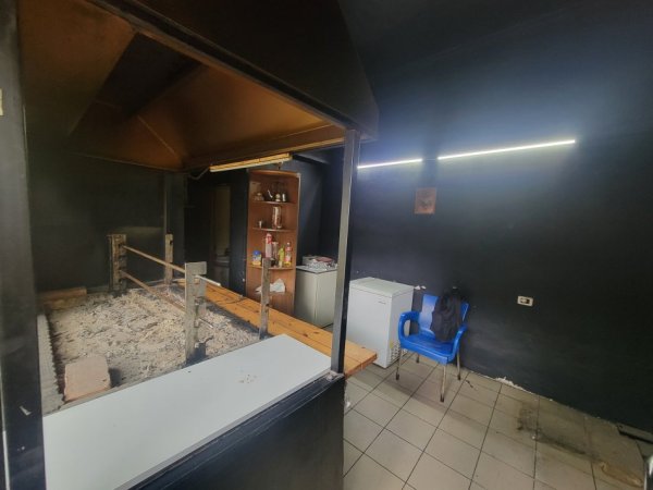 Tirane, jepet me qera bar-resorant Kati 0, 20 m² 250 € (Ali Demi)