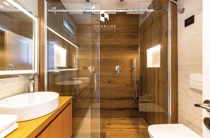 🟢 SHITET | LUXURY APARTAMENT NË QENDËR TIRANE  || 2+1+2WC &  Verandë 33 m² + Garazhd Privat me Qira (📍 Vetëm 40 metra nga Toptani Center)  || *2660€/m²*  (320,000€)