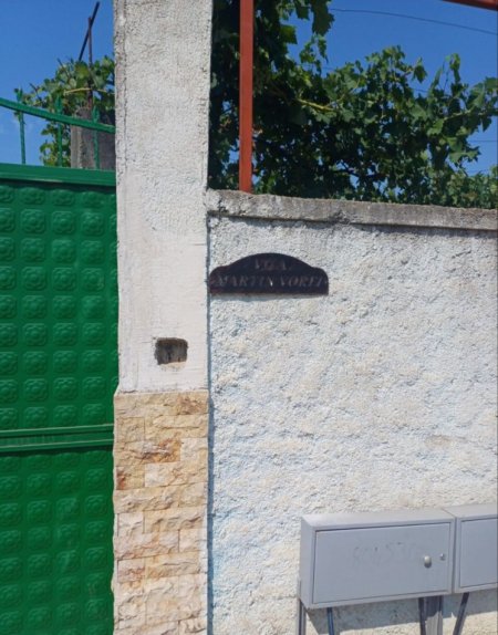 Tirane, jepet me qera apartament 2+1+Aneks+Ballkon Kati 1, 100 m²