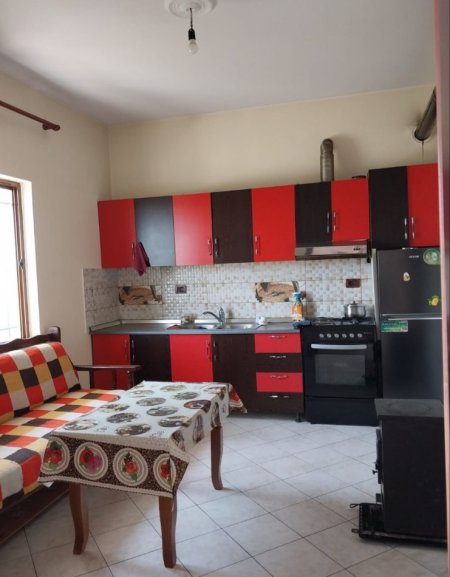Tirane, jepet me qera apartament 2+1+Aneks+Ballkon Kati 1, 100 m²