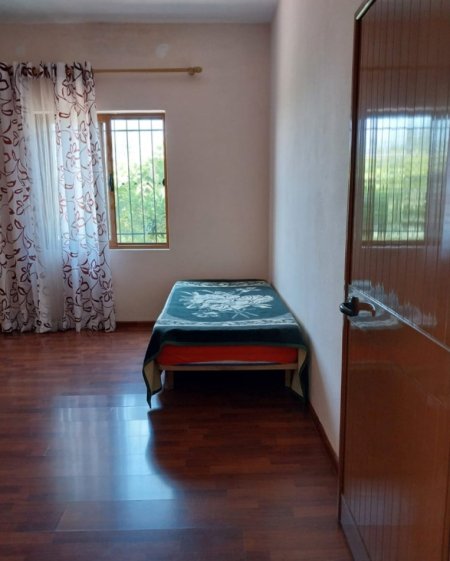 Tirane, jepet me qera apartament 2+1+Aneks+Ballkon Kati 1, 100 m²