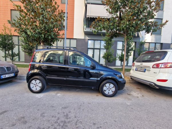 Tirane, shes makine Fiat Benzin, e zeze manuale Kondicioner 139 km